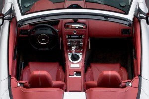 Aston-Martin-V12-Vantage-Roadster-7